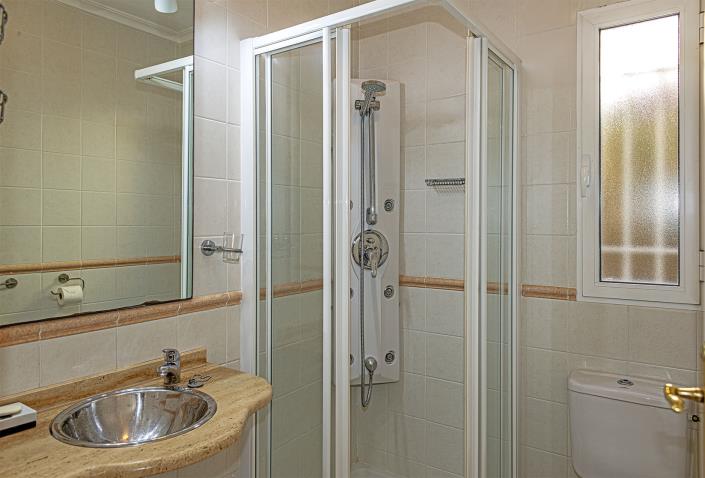 Image No.18-3 Bed Villa / Detached for sale