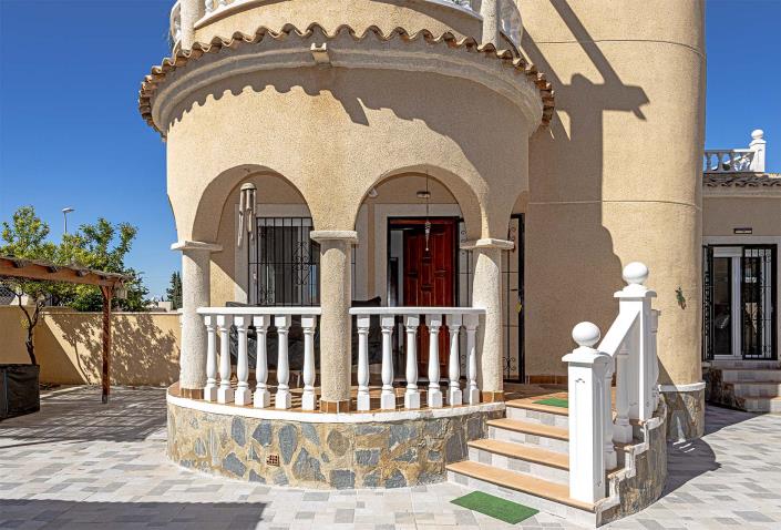 Image No.4-4 Bed Villa / Detached for sale