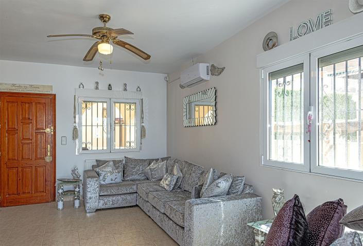 Image No.15-4 Bed Villa / Detached for sale