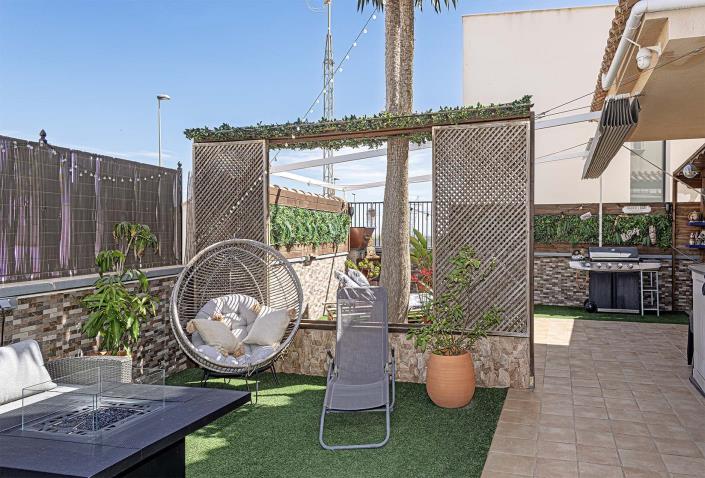 Image No.10-4 Bed Semi-Detached for sale