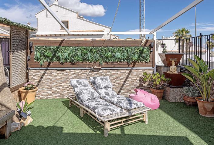 Image No.12-4 Bed Semi-Detached for sale