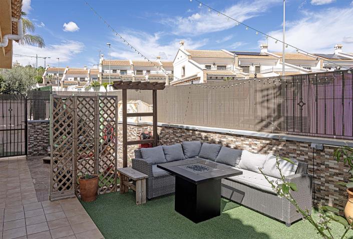 Image No.15-4 Bed Semi-Detached for sale