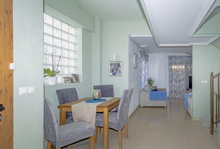 Image No.16-4 Bed Semi-Detached for sale