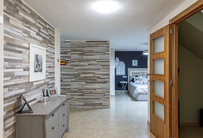 Image No.24-4 Bed Semi-Detached for sale