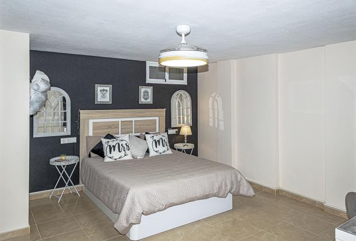 Image No.25-4 Bed Semi-Detached for sale