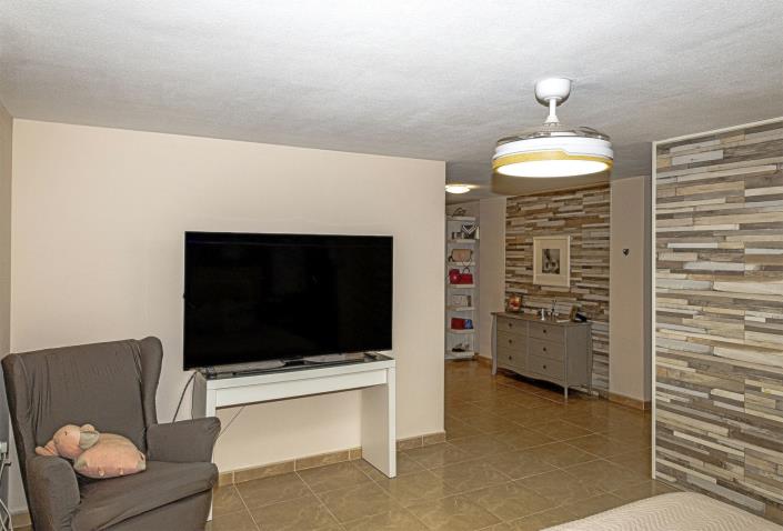 Image No.26-4 Bed Semi-Detached for sale