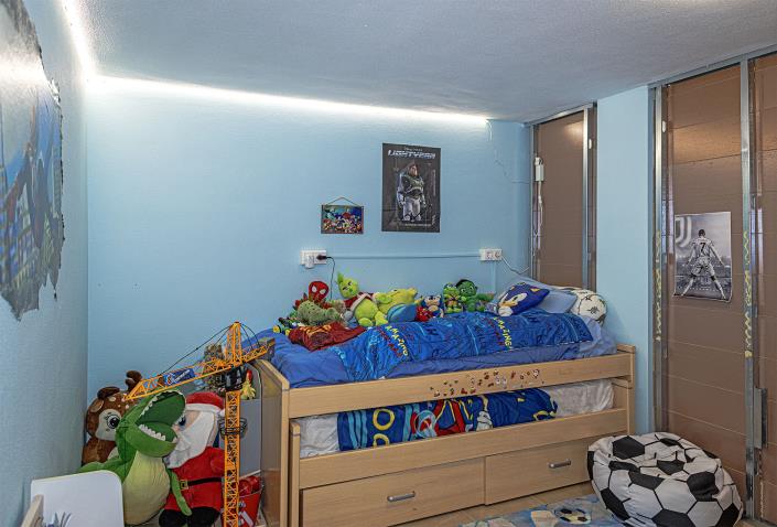 Image No.28-4 Bed Semi-Detached for sale