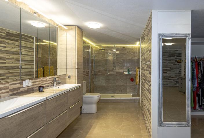 Image No.30-4 Bed Semi-Detached for sale