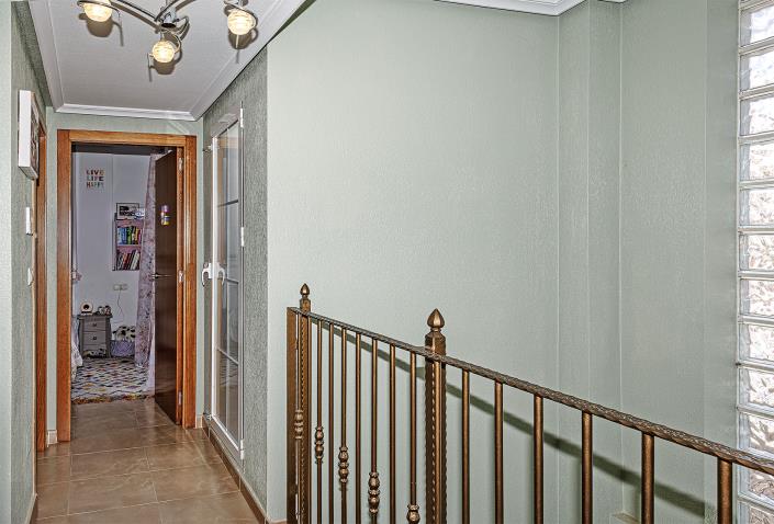 Image No.32-4 Bed Semi-Detached for sale