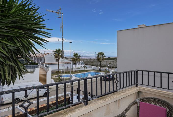 Image No.40-4 Bed Semi-Detached for sale