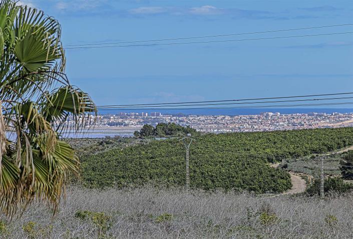 Image No.42-4 Bed Semi-Detached for sale