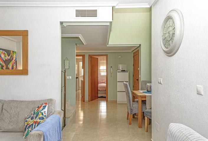 Image No.18-4 Bed Semi-Detached for sale