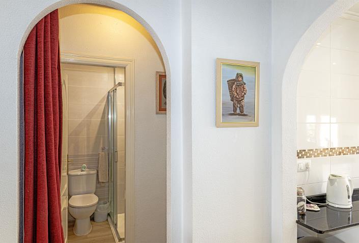 Image No.21-2 Bed Apartment for sale