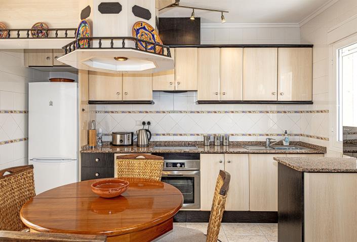 Image No.10-2 Bed Semi-Detached for sale