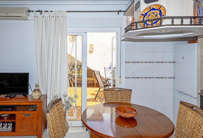 Image No.20-2 Bed Semi-Detached for sale