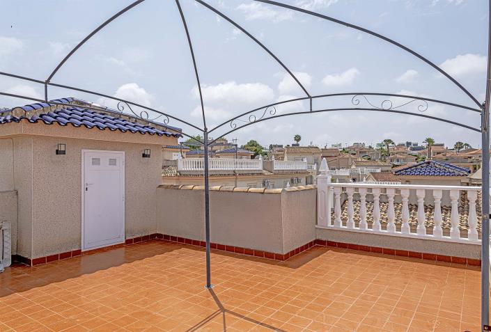 Image No.25-2 Bed Semi-Detached for sale