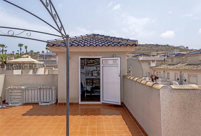 Image No.26-2 Bed Semi-Detached for sale