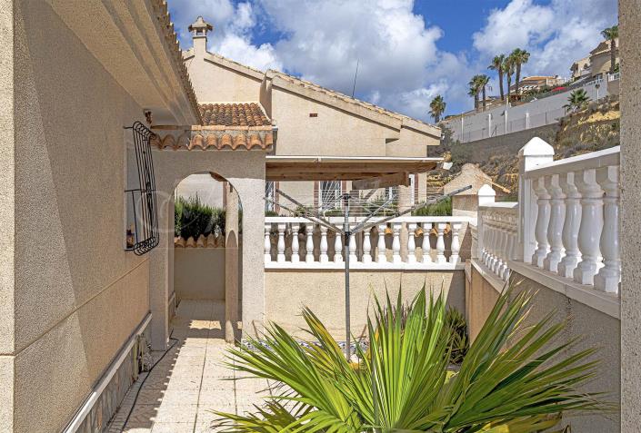 Image No.12-3 Bed Villa / Detached for sale