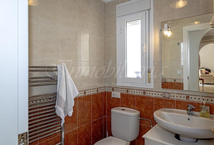 Image No.27-3 Bed Villa / Detached for sale