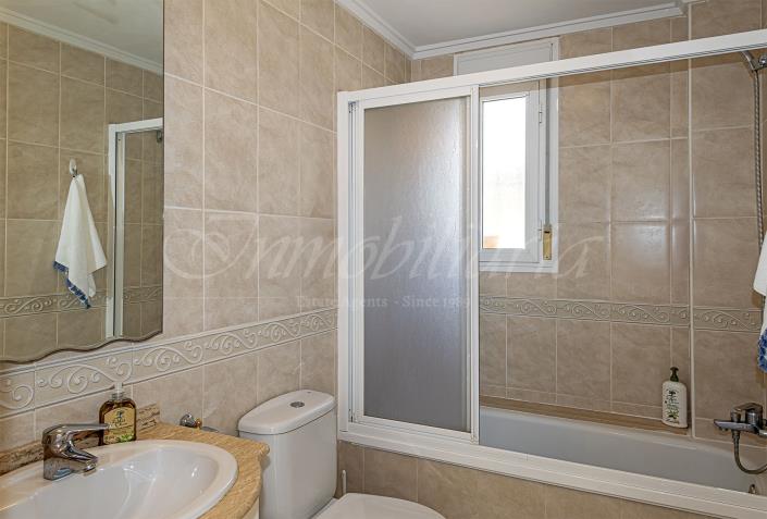 Image No.37-3 Bed Villa / Detached for sale