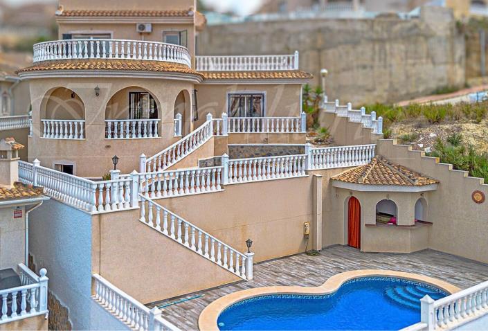 Image No.41-3 Bed Villa / Detached for sale