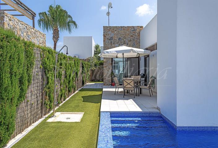 Image No.5-2 Bed Villa / Detached for sale