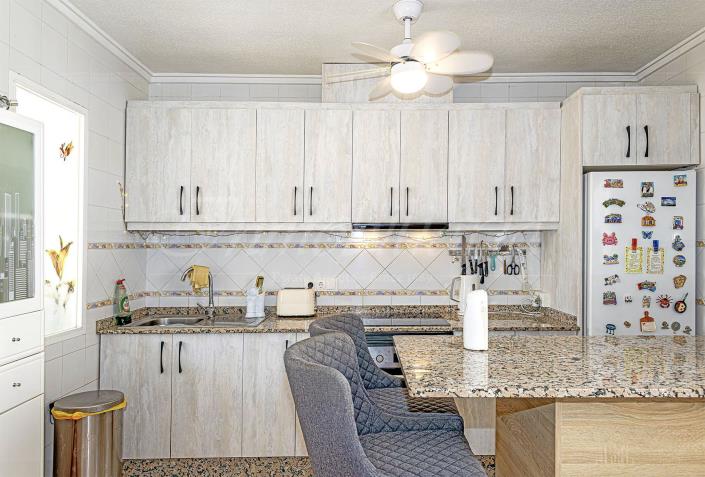 Image No.18-2 Bed Semi-Detached for sale