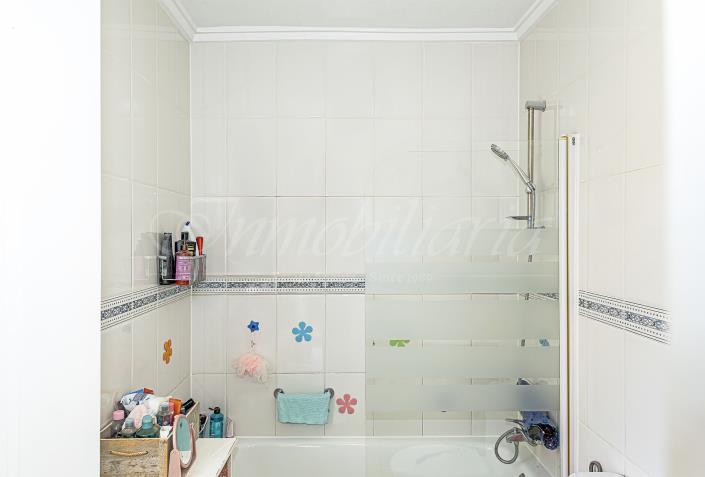 Image No.28-2 Bed Semi-Detached for sale