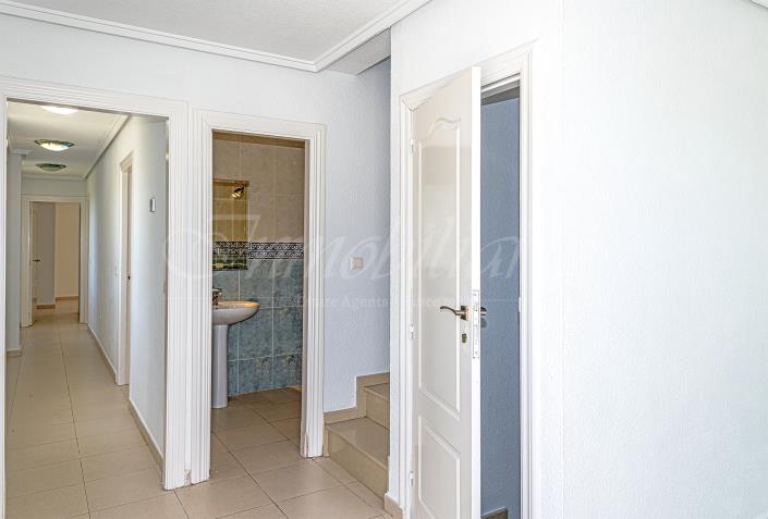 Image No.8-5 Bed Villa / Detached for sale