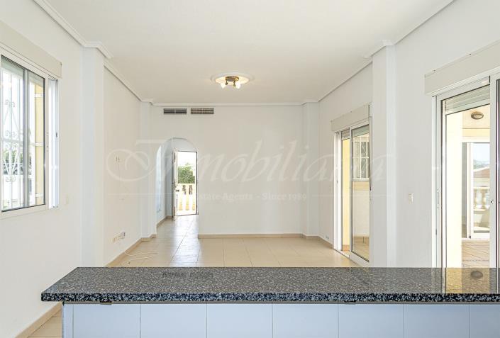 Image No.12-5 Bed Villa / Detached for sale