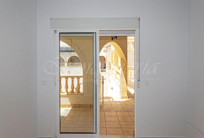 Image No.17-5 Bed Villa / Detached for sale