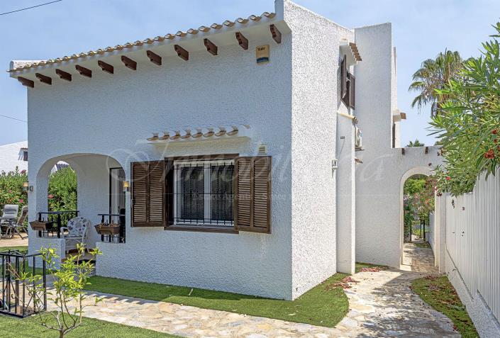 Image No.12-3 Bed Villa / Detached for sale