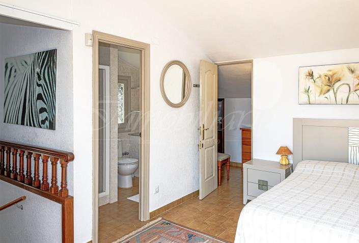 Image No.38-3 Bed Villa / Detached for sale