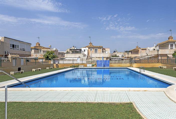 Image No.22-2 Bed Bungalow for sale