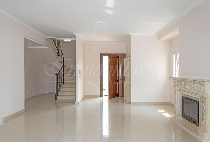 Image No.21-4 Bed Villa / Detached for sale
