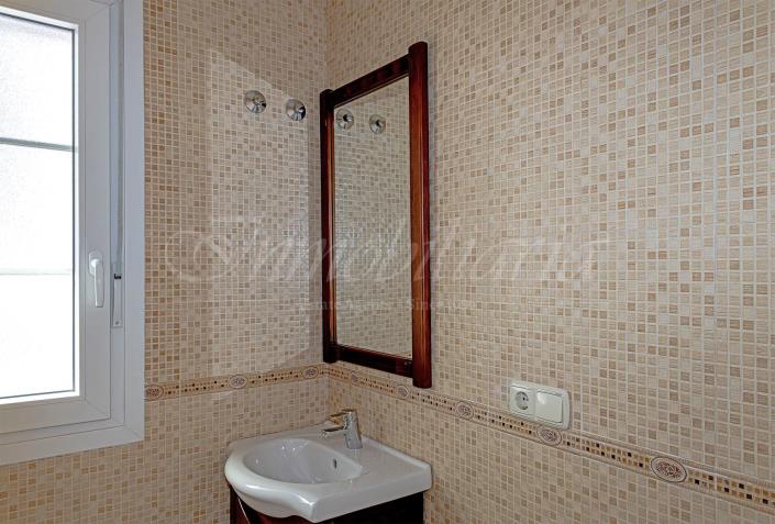 Image No.27-4 Bed Villa / Detached for sale