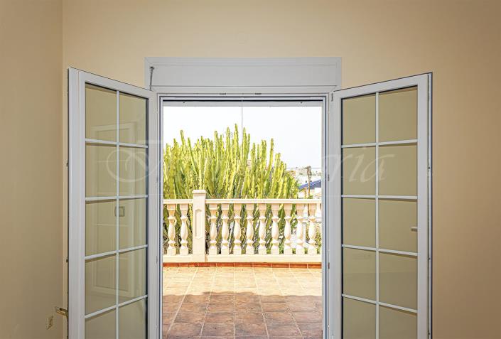 Image No.43-4 Bed Villa / Detached for sale