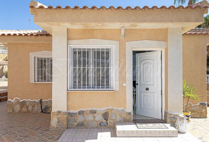 Image No.10-3 Bed Villa / Detached for sale