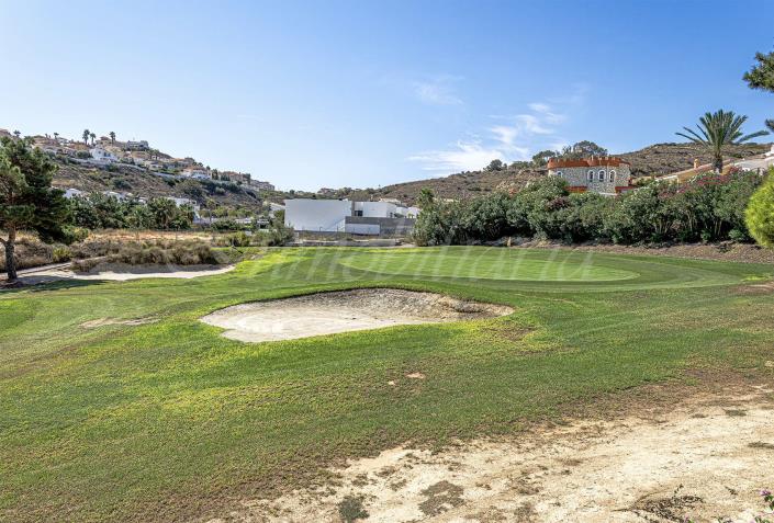 Image No.14-3 Bed Villa / Detached for sale