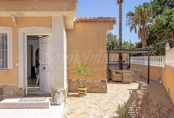 Image No.16-3 Bed Villa / Detached for sale