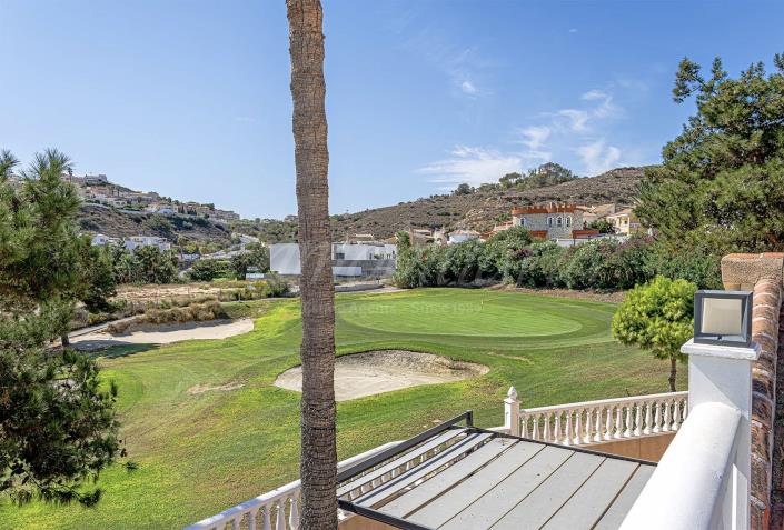 Image No.38-3 Bed Villa / Detached for sale