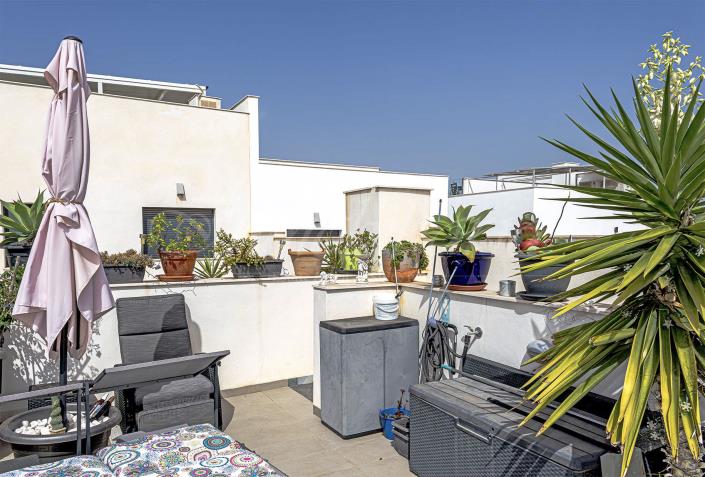 Image No.32-3 Bed Semi-Detached for sale