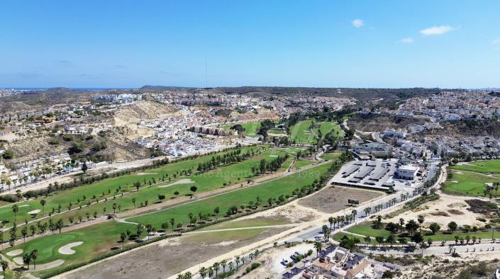 Image No.3-4 Bed Villa / Detached for sale