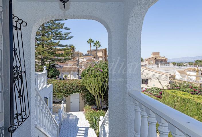 Image No.16-4 Bed Villa / Detached for sale