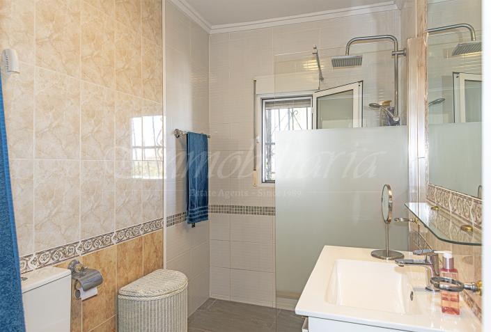 Image No.34-4 Bed Villa / Detached for sale