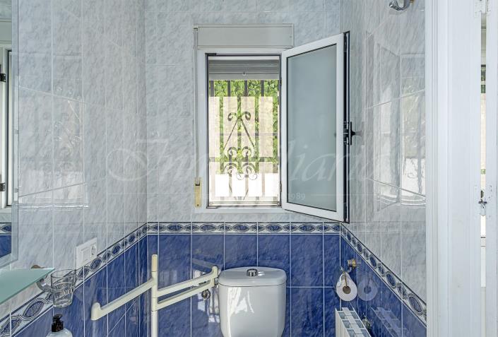 Image No.41-4 Bed Villa / Detached for sale