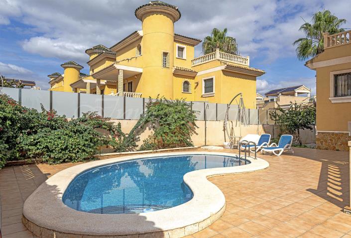 Image No.8-Villa / Détaché de 3 chambres à vendre à Orihuela Costa