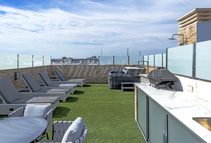 Image No.45-3 Bed Semi-Detached for sale