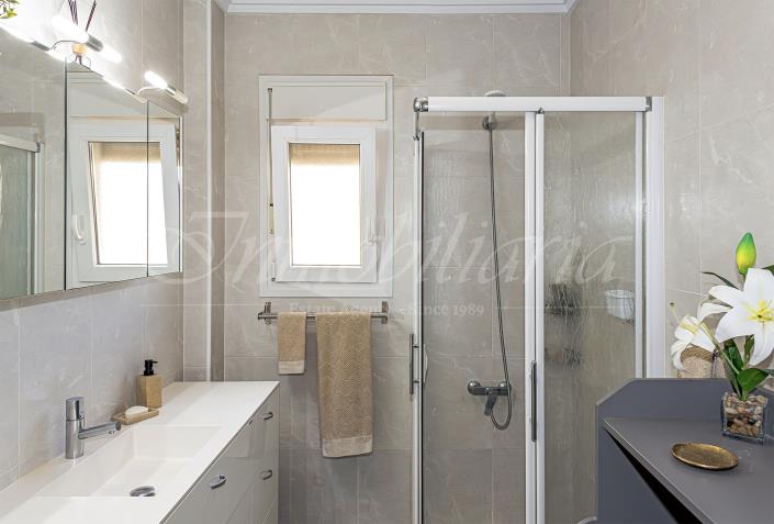 Image No.36-4 Bed Villa / Detached for sale