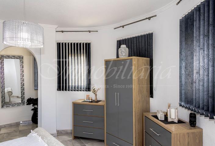 Image No.57-4 Bed Villa / Detached for sale